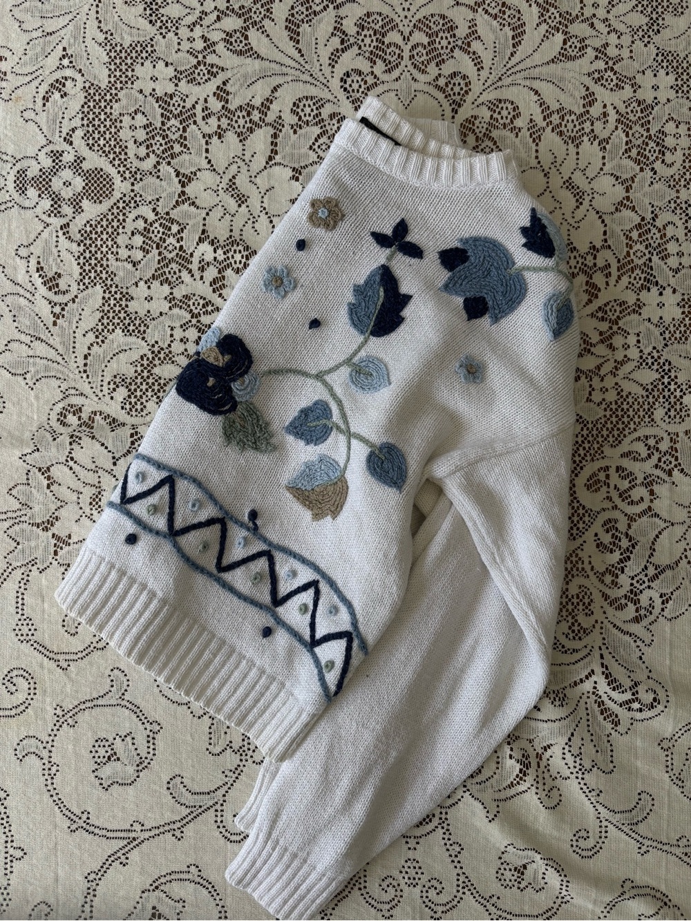 Vintage Floral Embroidered Knit Sweater | Cottagecore Botanical | Size M